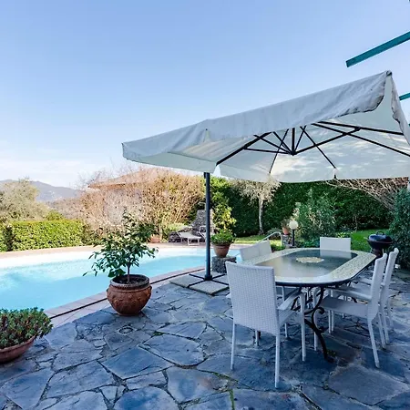 Renetta With Swimming Pool And Jacuzzi And Parking Rapallo