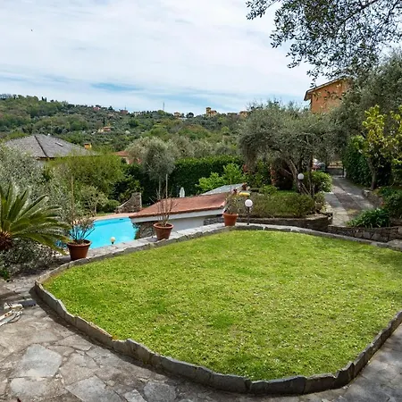 Apartment Renetta With Swimming Pool And Jacuzzi And Parking Rapallo